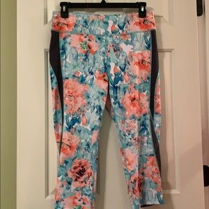 Tek gear capris.  NWOT